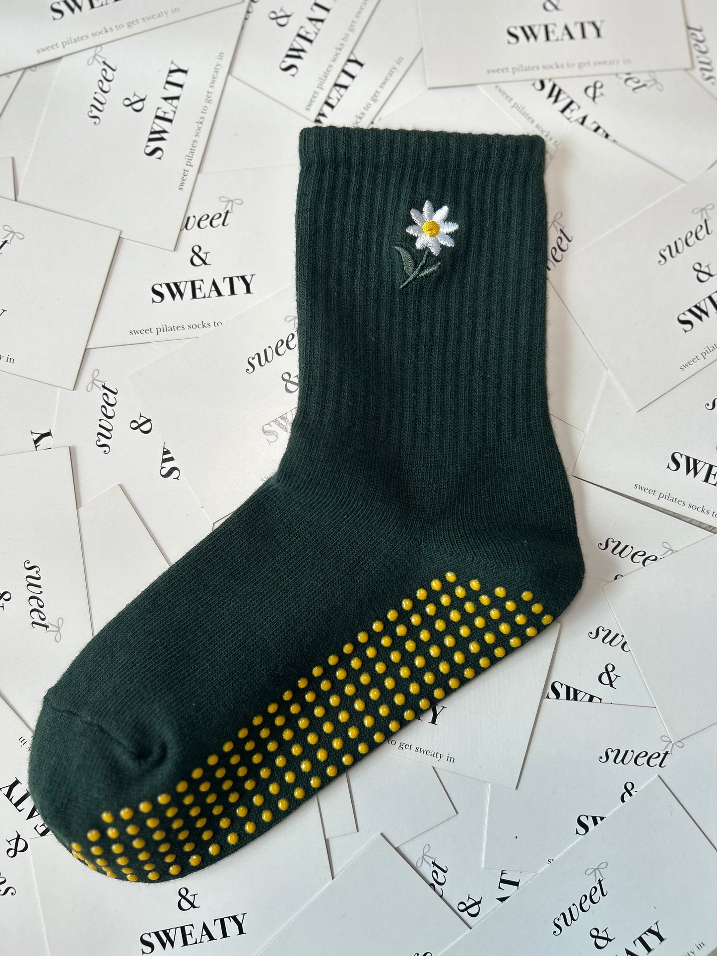 'No Oopsie Daisies' Crew Socks - Forrest Green