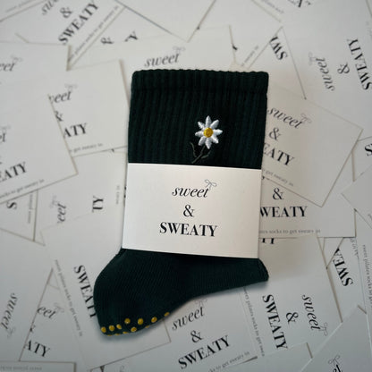 'No Oopsie Daisies' Crew Socks - Forrest Green