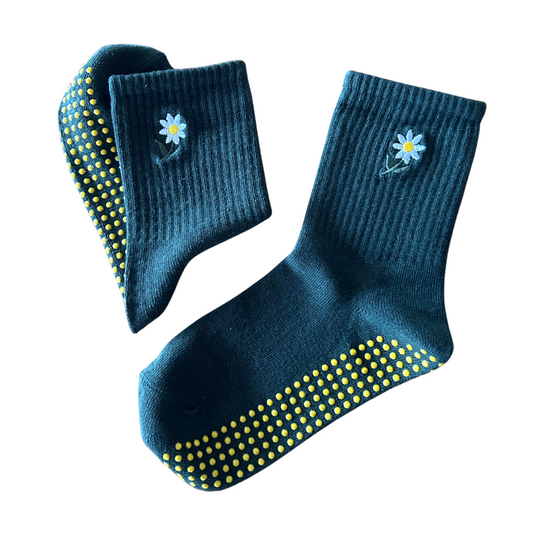 'No Oopsie Daisies' Crew Socks - Forrest Green